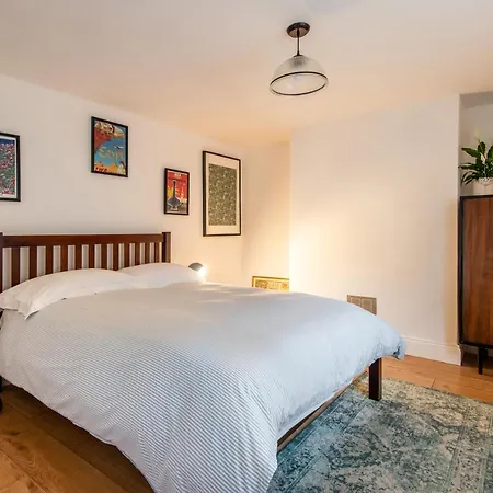 Stylish Underground Flat, Beach 30S, Graffiti Yard Brighton Exterior photo